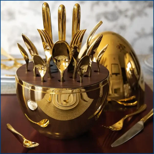 طقم البيضة الذهبية